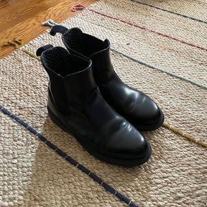 Dr. Martens Flora Chelsea boots sz 6